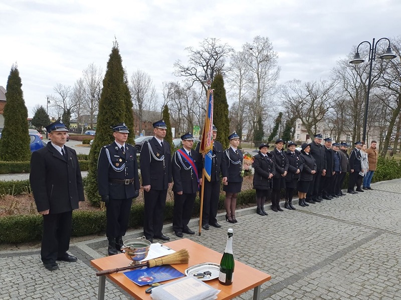 Matką chrzestną została przewodnicząca rady. To pierwszy nowy wóz strażacki w gminie