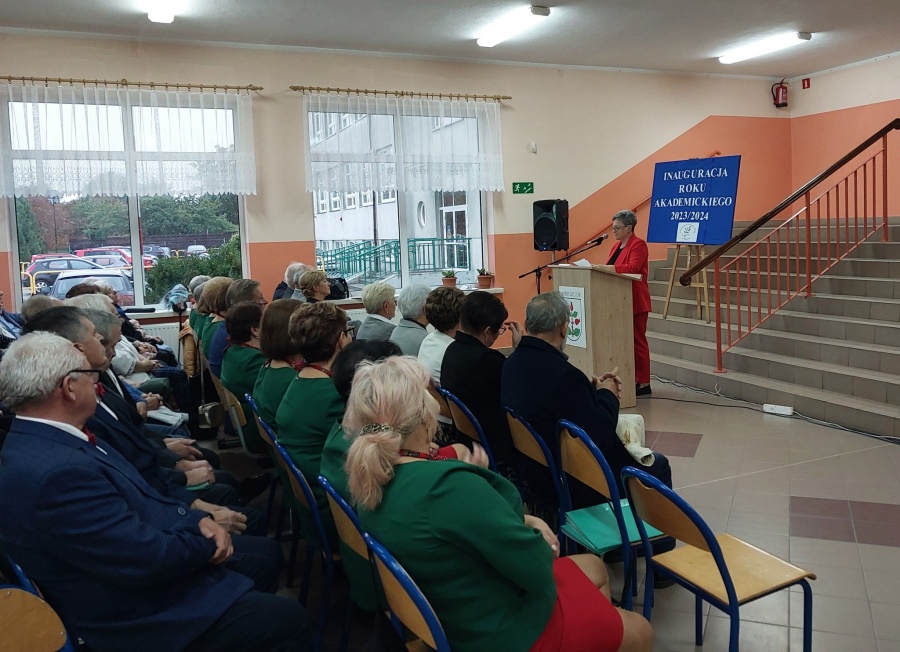 Seniorzy rozpoczęli rok. Uniwersytet Trzeciego Wieku ma 13 nowych członków