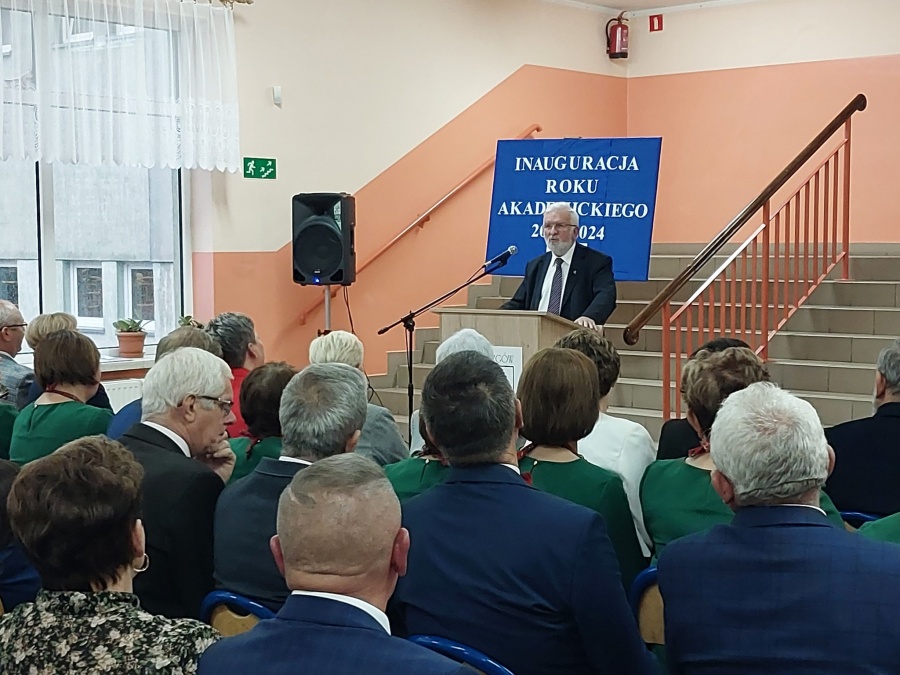 Seniorzy rozpoczęli rok. Uniwersytet Trzeciego Wieku ma 13 nowych członków