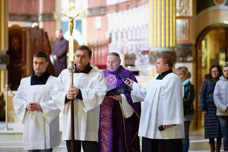 Po raz drugi przez bazylikę przeszła procesja pokutna wprowadzająca w Wielki Post