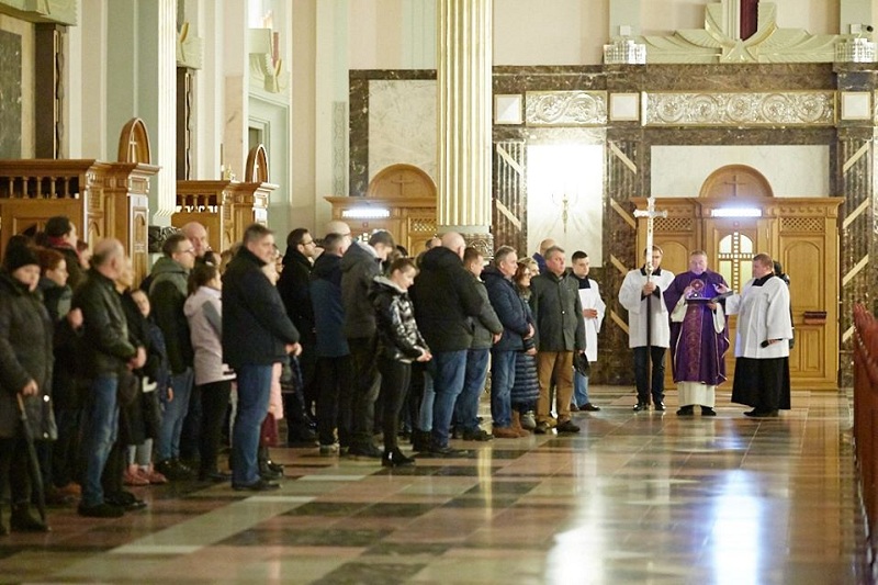 Po raz drugi przez bazylikę przeszła procesja pokutna wprowadzająca w Wielki Post