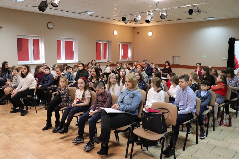 Aż 52 recytatorów w konkursie „Czerwieńcie, zieleńcie się słowa”
