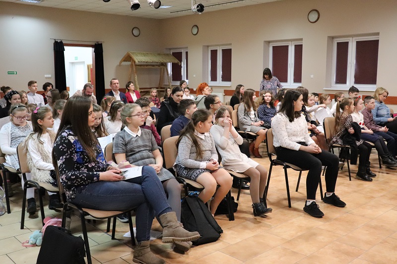 Aż 52 recytatorów w konkursie „Czerwieńcie, zieleńcie się słowa”