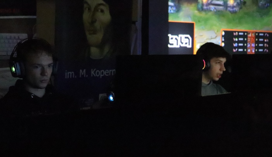 E-sportowa rywalizacja w Koninie