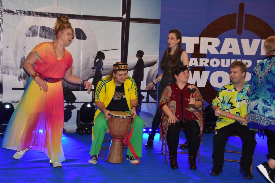 W magicznej podróży dookoła świata. 16. odsłona pokazu „Moda dla Każdego”