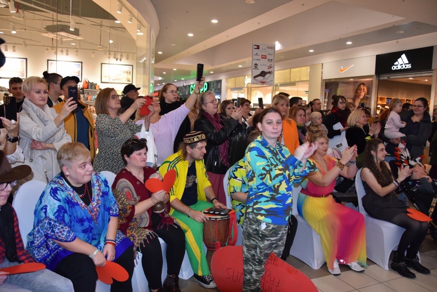 W magicznej podróży dookoła świata. 16. odsłona pokazu „Moda dla Każdego”