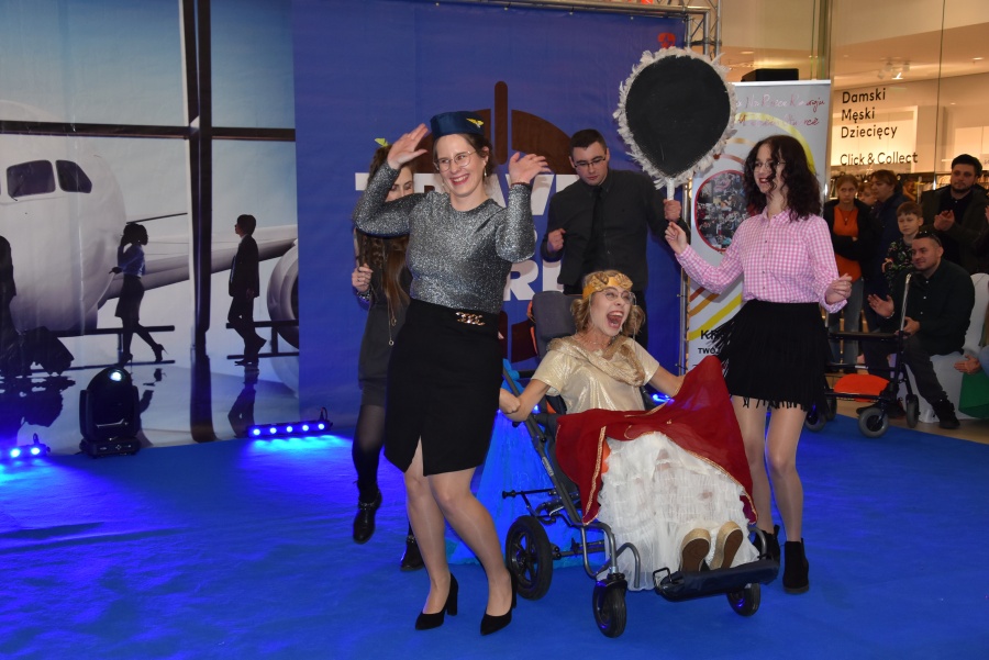W magicznej podróży dookoła świata. 16. odsłona pokazu „Moda dla Każdego”