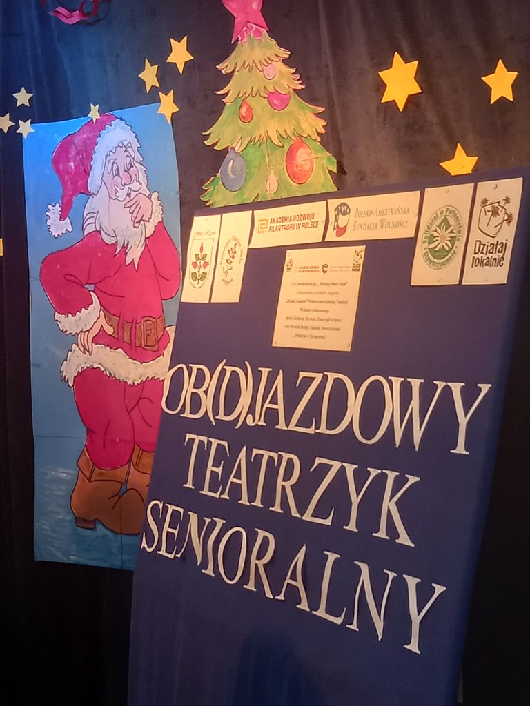 Najpierw warsztaty, później przedstawienie. Seniorzy zawitali do szkół