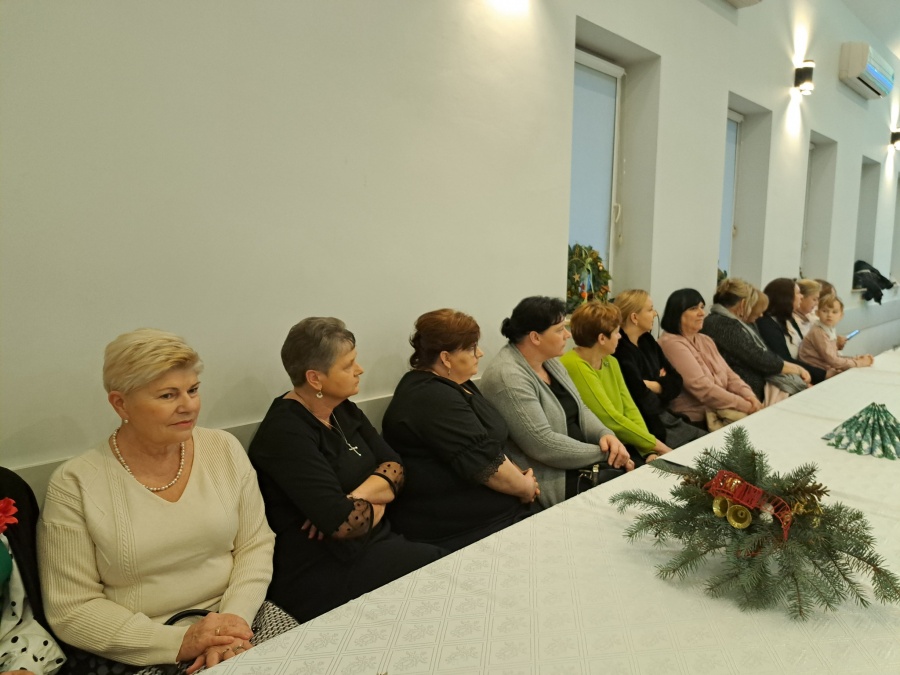 Tradycyjnie sala pełna gości na Wigilii u Zofii Urbanowskiej