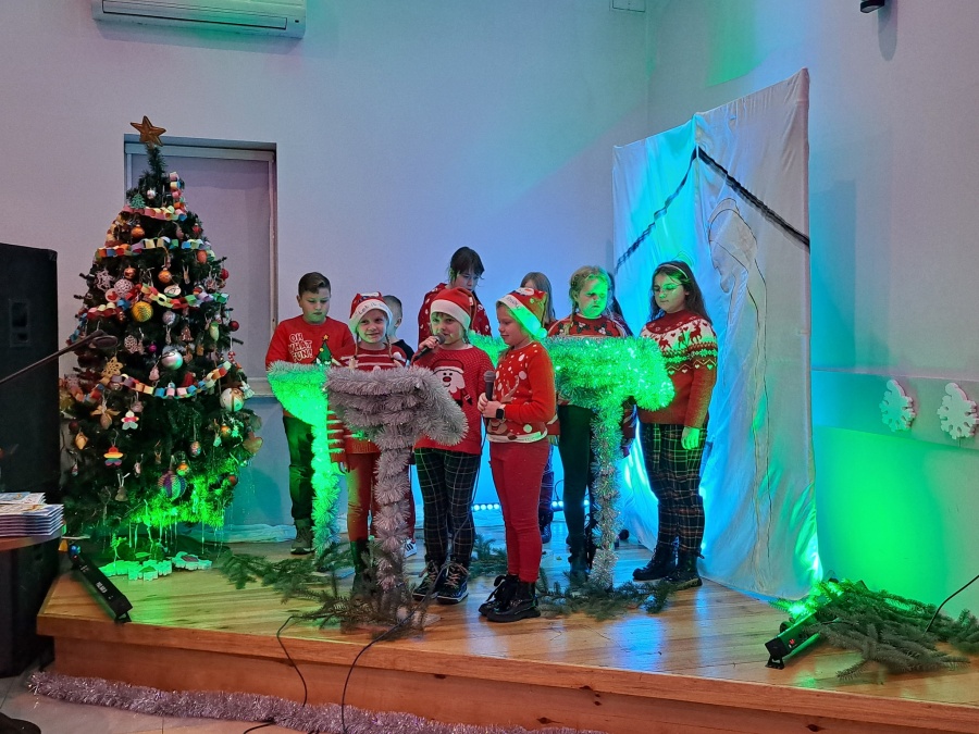 Tradycyjnie sala pełna gości na Wigilii u Zofii Urbanowskiej