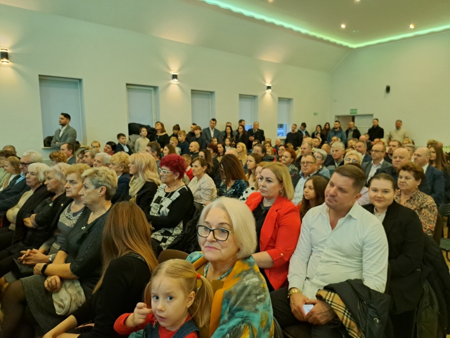 Tradycyjnie sala pełna gości na Wigilii u Zofii Urbanowskiej