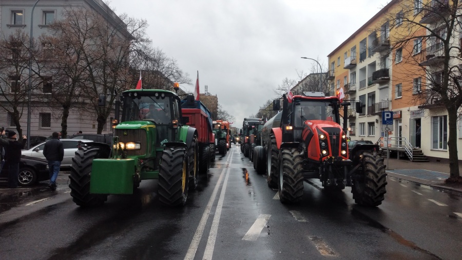 Protesty rolnicze w naszym regionie. Na drogach ponad 600 maszyn