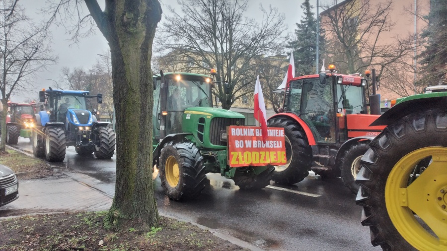 Protesty rolnicze w naszym regionie. Na drogach ponad 600 maszyn