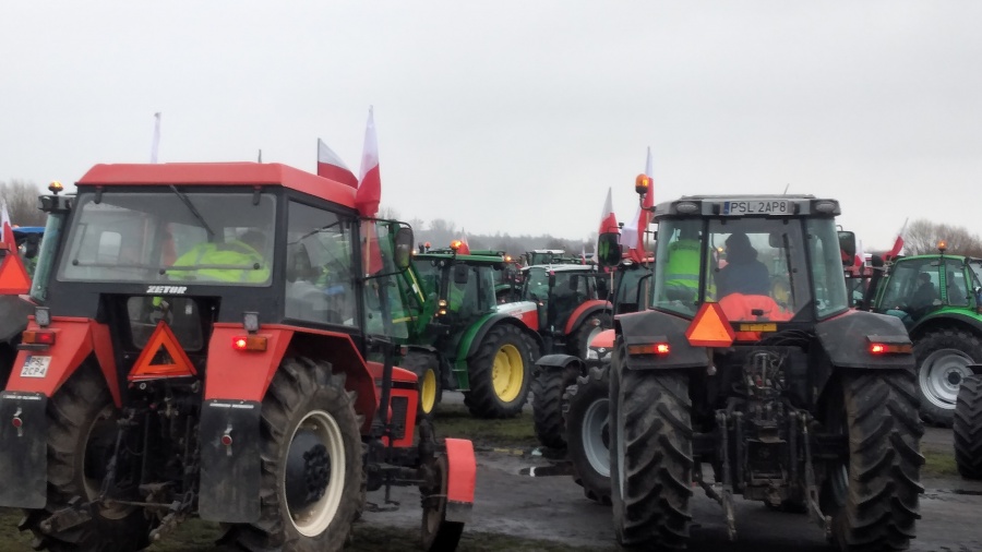 Protesty rolnicze w naszym regionie. Na drogach ponad 600 maszyn