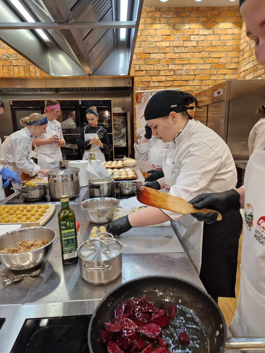 Gastronomiczne sukcesy i wyzwania uczniów