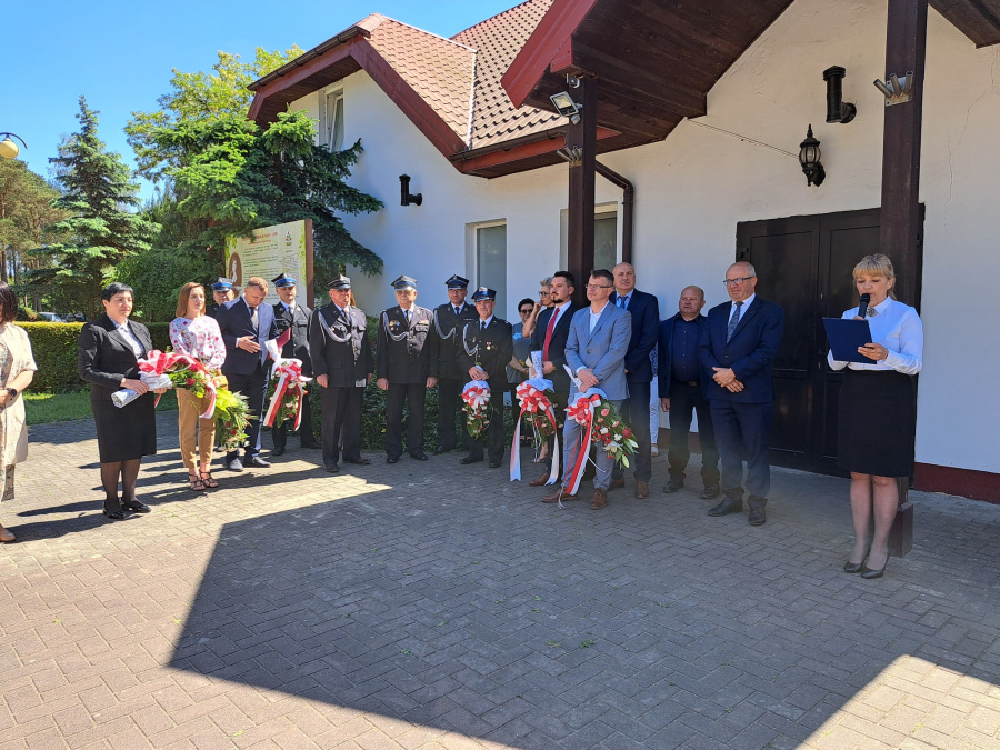 Obchodzili imieniny i urodziny znanej pisarki. Były kwiaty, prelekcja i występy