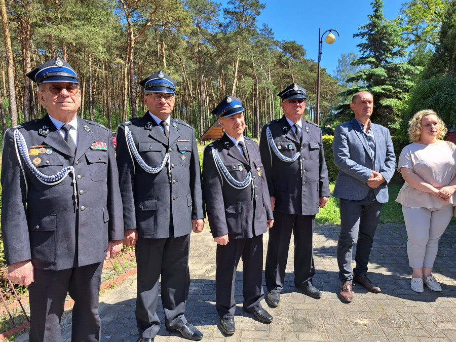 Obchodzili imieniny i urodziny znanej pisarki. Były kwiaty, prelekcja i występy