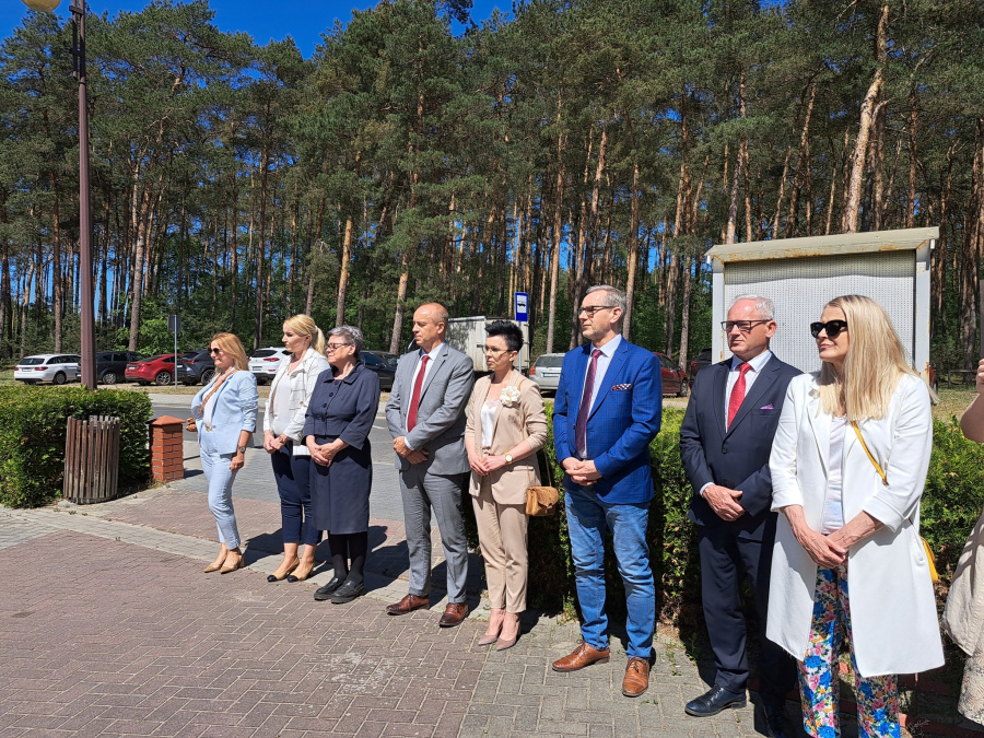 Obchodzili imieniny i urodziny znanej pisarki. Były kwiaty, prelekcja i występy