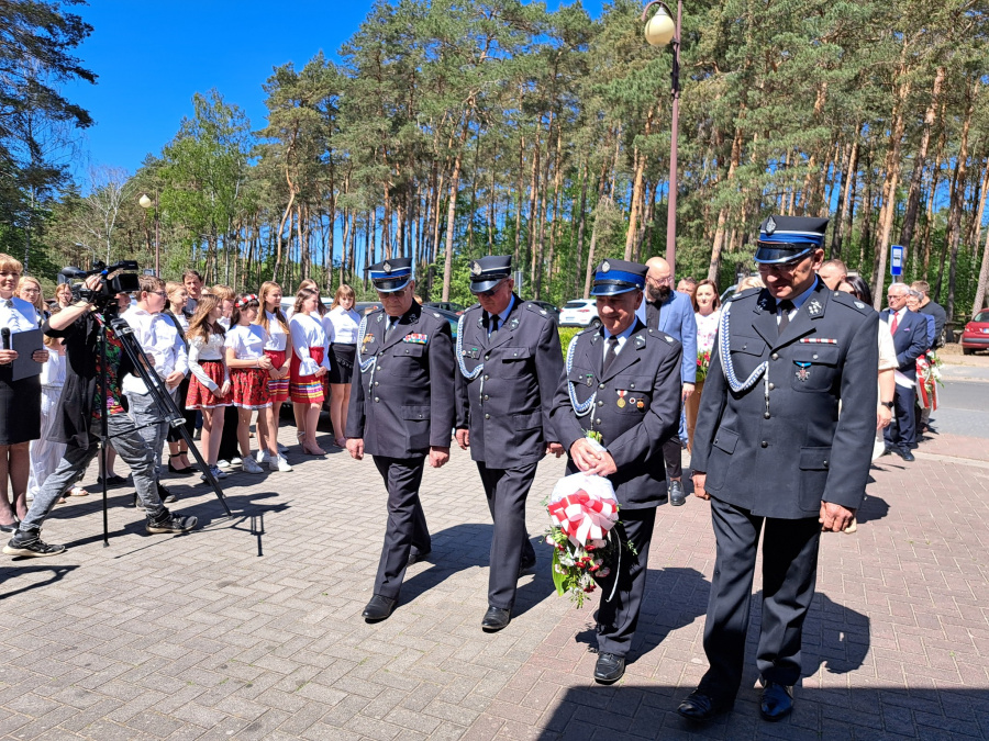 Obchodzili imieniny i urodziny znanej pisarki. Były kwiaty, prelekcja i występy
