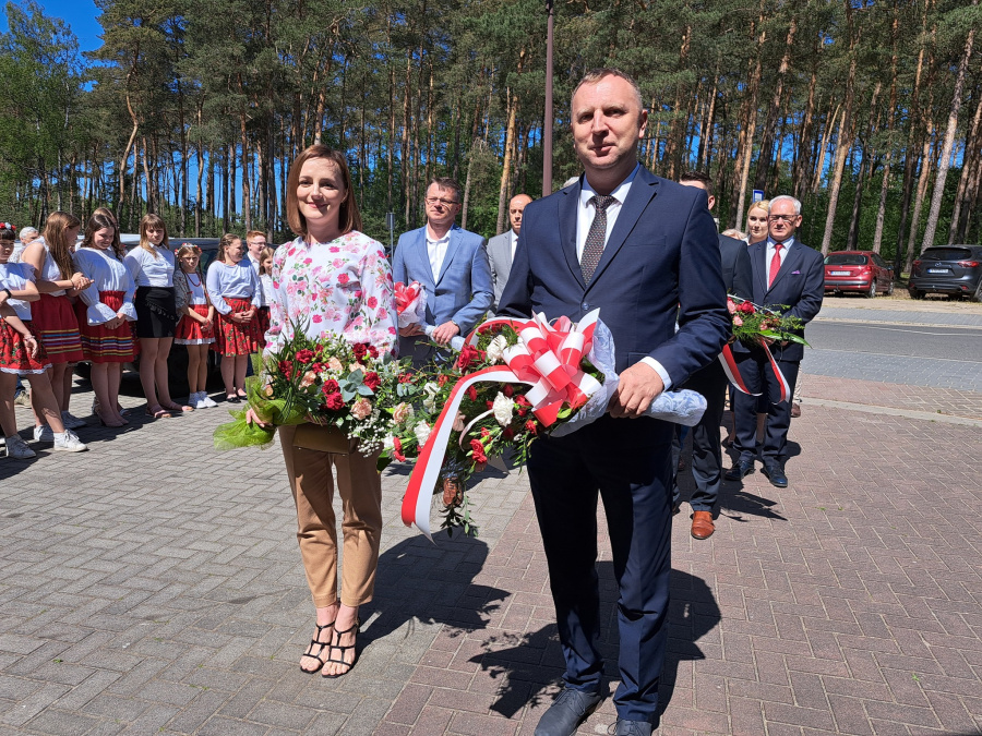 Obchodzili imieniny i urodziny znanej pisarki. Były kwiaty, prelekcja i występy