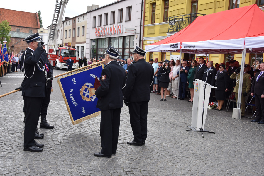 „Dziękujemy za każdy uratowany dom, za każde uratowane życie”. Wielkie święto strażaków