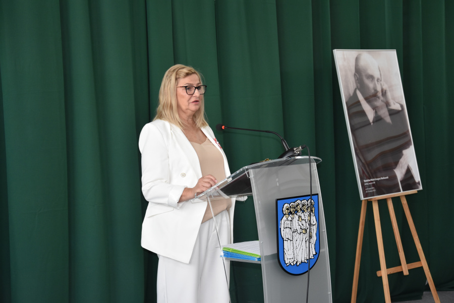 Szkoła Podstawowa w Kozarzewie ma sztandar. Czekała ponad sto lat