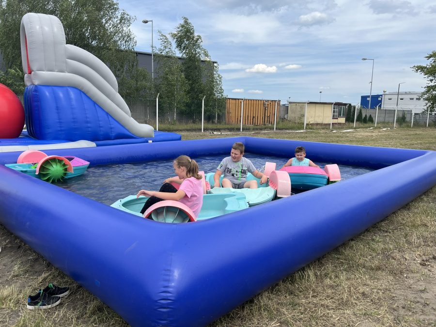 Pracownicy z rodzinami kultywują piękną tradycję