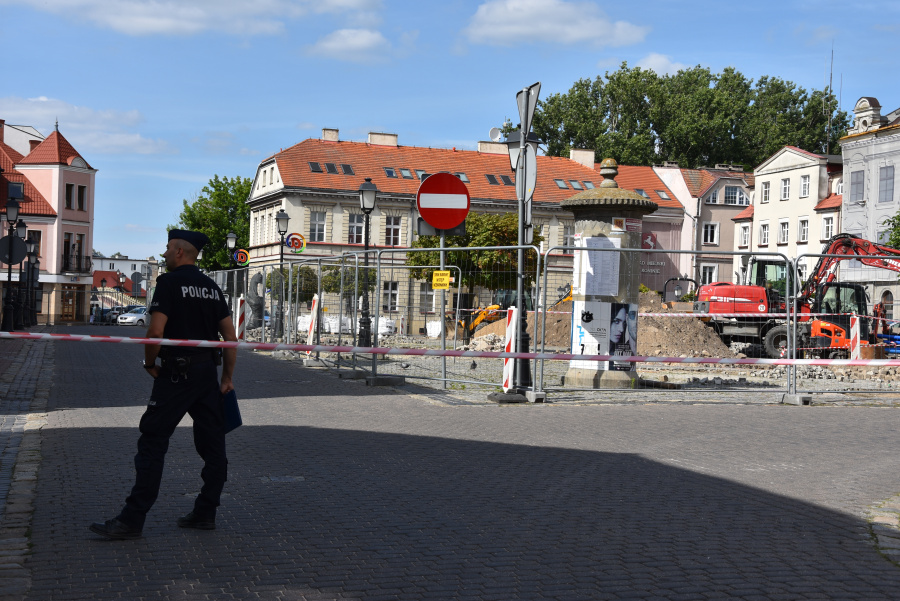 Saperzy wydobyli pocisk. Plac Wolności już dostępny