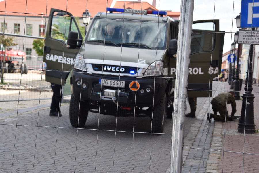Saperzy wydobyli pocisk. Plac Wolności już dostępny