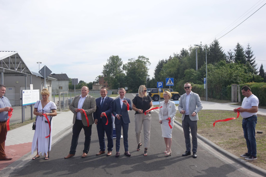 Ulica w sercu miejscowości w nowej odsłonie. Symbolicznie oddana do użytku
