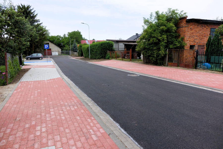 Ulica w sercu miejscowości w nowej odsłonie. Symbolicznie oddana do użytku