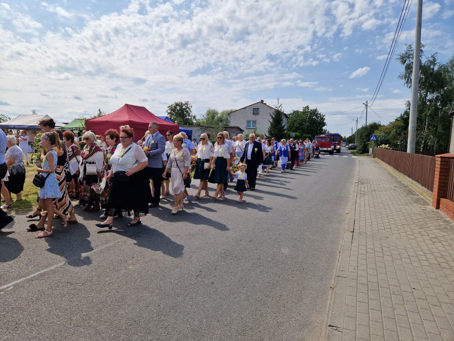 „Dbamy o naszych rolników”. Dożynki Gminno-Parafialne Złotkowy’2024