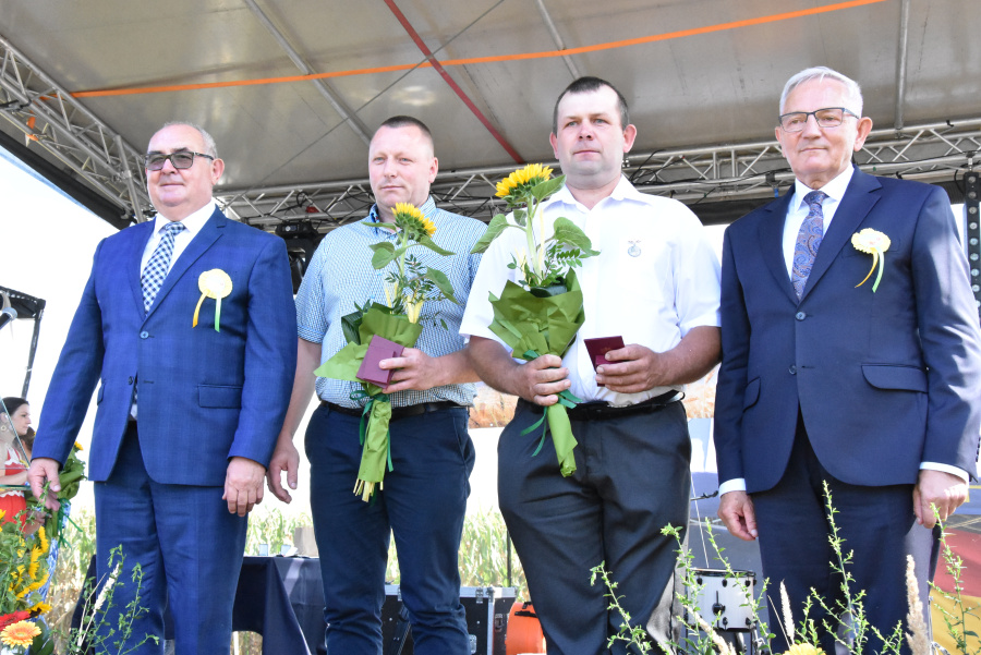 „Dbamy o naszych rolników”. Dożynki Gminno-Parafialne Złotkowy’2024