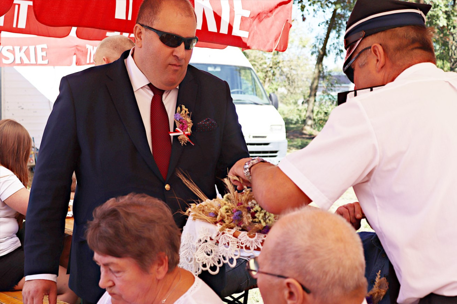 Gmina Wierzbinek dziękowała za plony. Dożynki w Kryszkowicach przyciągnęły tłumy