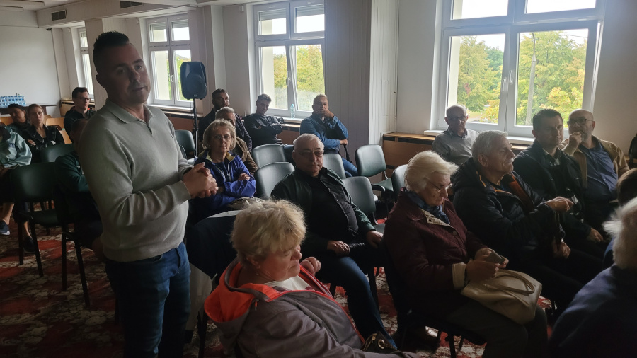 „To nie będzie osiedle dla uchodźców”. Mieszkańcy spotkali się z inwestorami i architektami