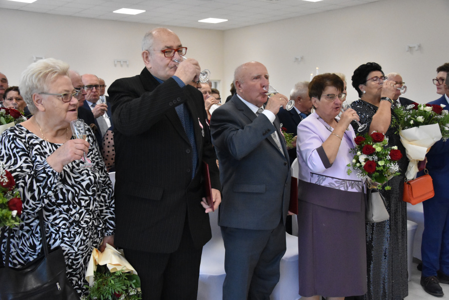 „Znaleźć właściwą osobę i być właściwą osobą”. Złote Gody 22 par