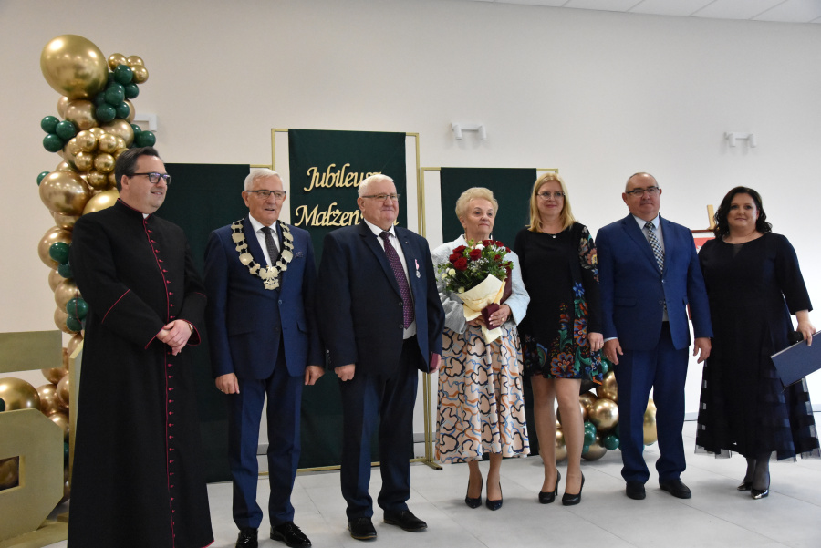 „Znaleźć właściwą osobę i być właściwą osobą”. Złote Gody 22 par