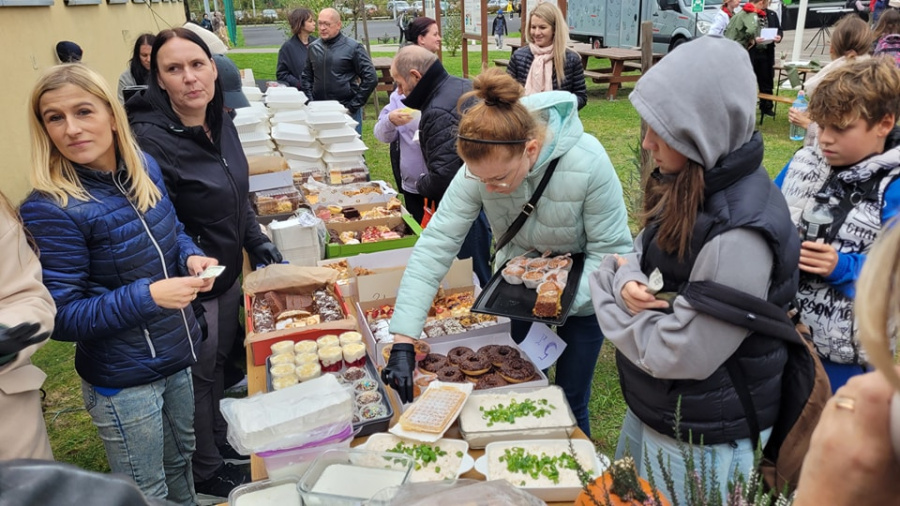Piknik Konińskiego Pyrka w „dziewiątce”. Zbierają pieniądze na budowę ścieżki sensorycznej