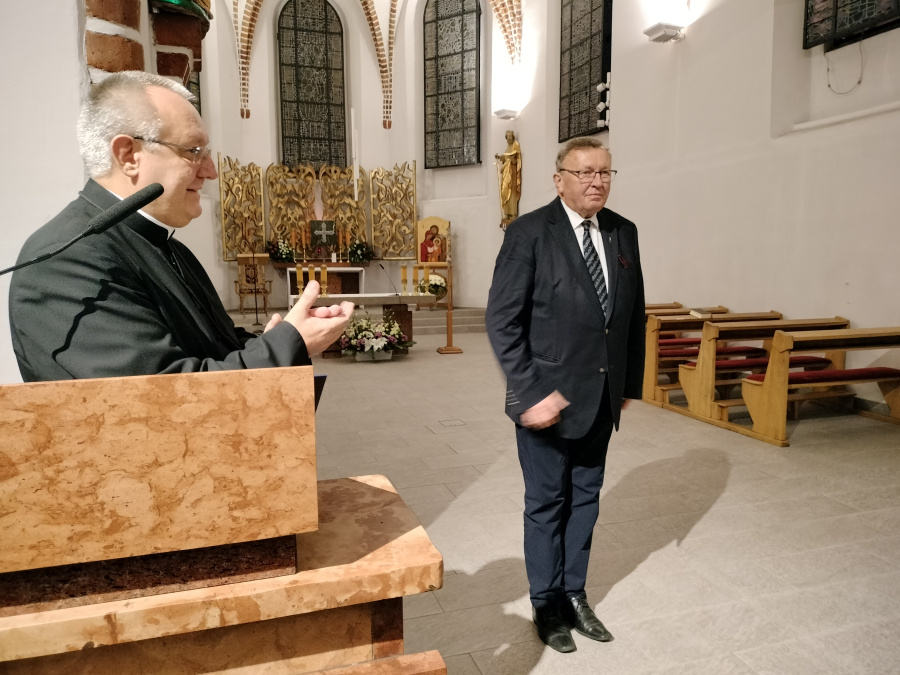 Cztery koncerty w kazimierowskim klasztorze. Jako ostatni wystąpił prof. Andrzej Chorosiński