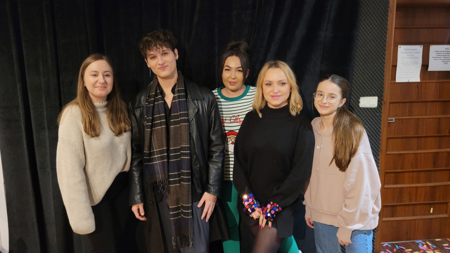 Mikołaj Przybylski dostał wyjątkową statuetkę. Odwiedził Studio My Voice w Starym Mieście