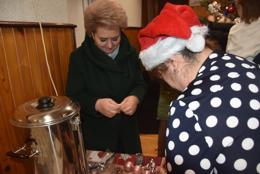 Były grzeczne, dostały prezenty. Mikołaj przyjechał bryczką