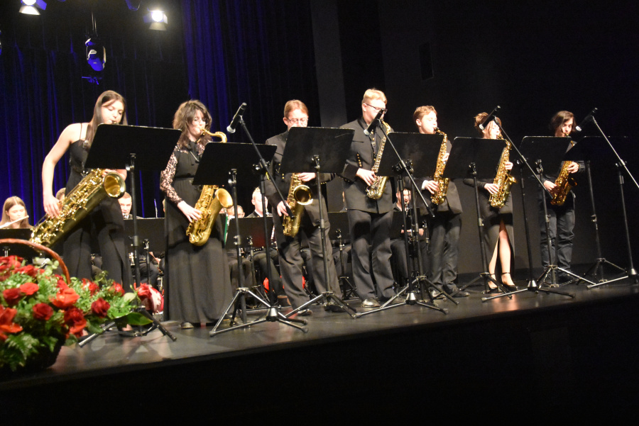 Orkiestra PAK KWB Konin i Waldemar Malicki. Koncert pełen wirtuozerii