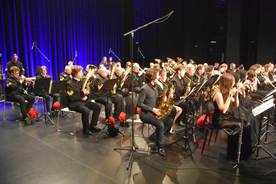 Orkiestra PAK KWB Konin i Waldemar Malicki. Koncert pełen wirtuozerii
