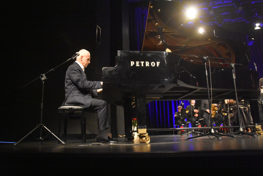 Orkiestra PAK KWB Konin i Waldemar Malicki. Koncert pełen wirtuozerii