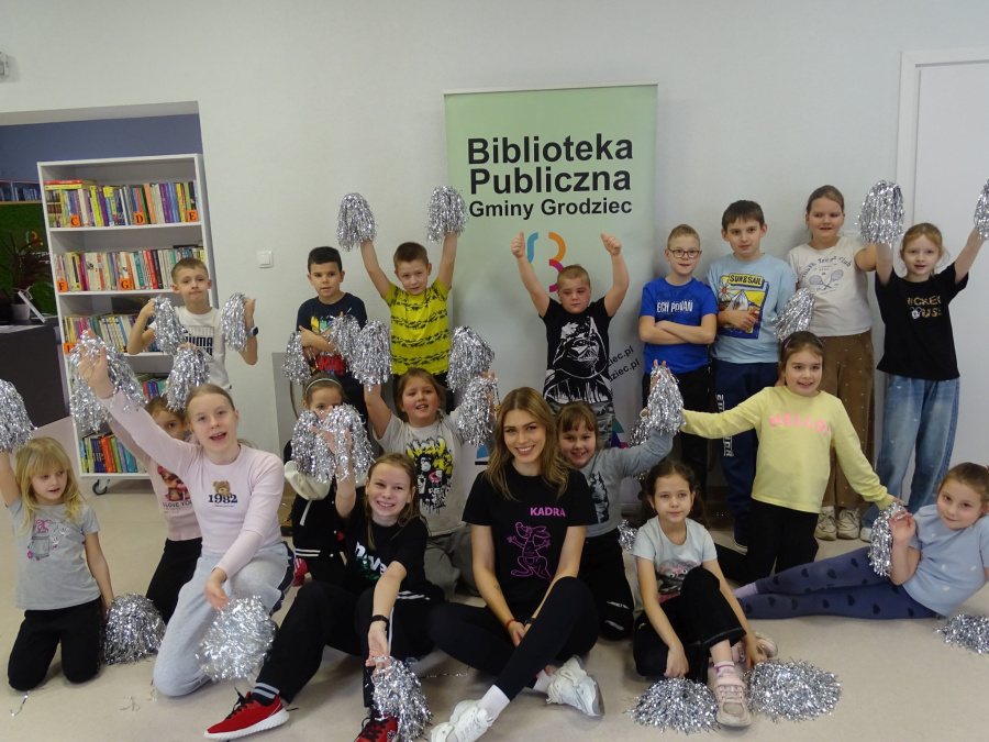 „Ferie pełne frajdy już za nami!” W bibliotece bawiło się prawie 200 dzieci