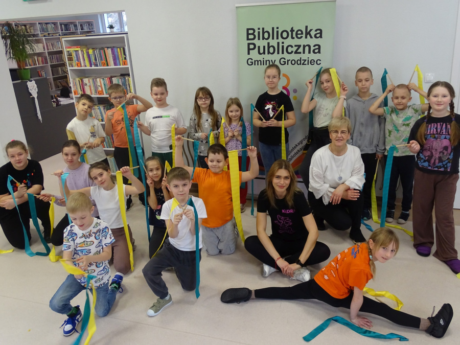 „Ferie pełne frajdy już za nami!” W bibliotece bawiło się prawie 200 dzieci