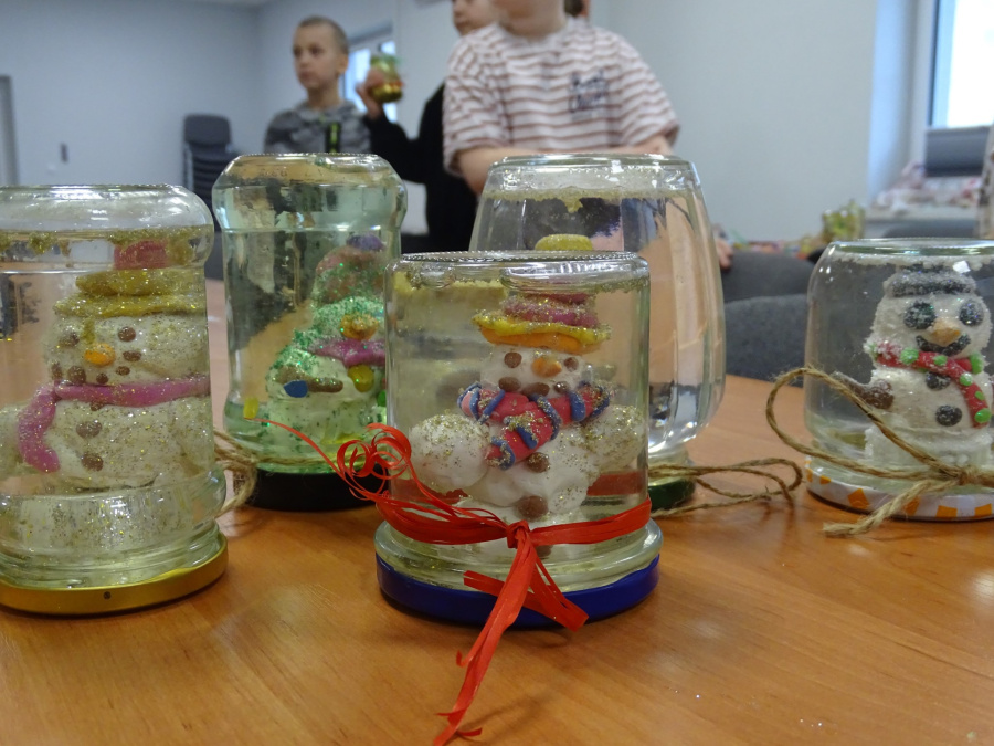„Ferie pełne frajdy już za nami!” W bibliotece bawiło się prawie 200 dzieci