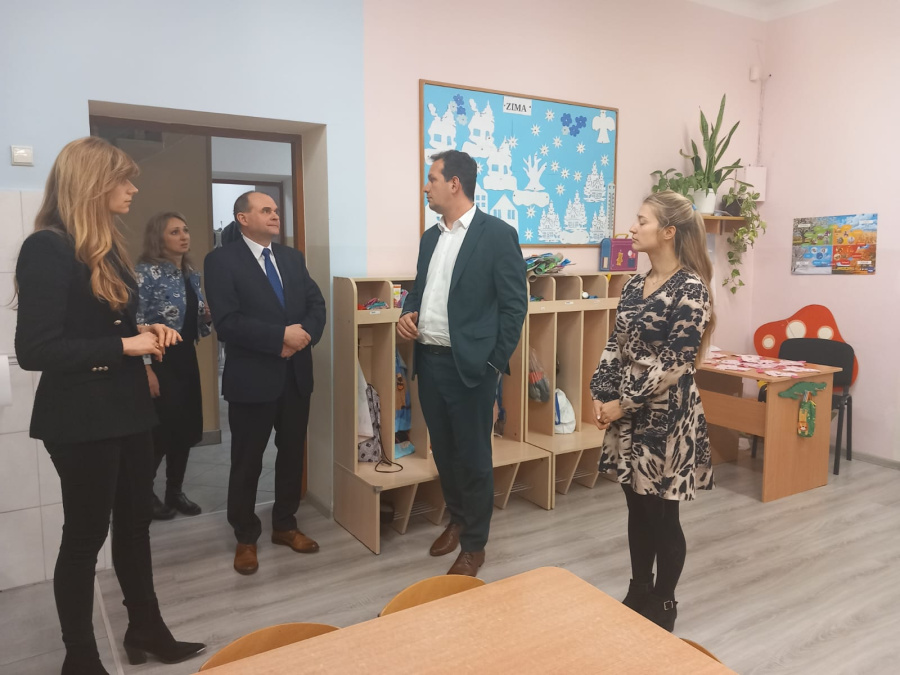 Kurator odwiedził placówki w powiecie. Rozmawiał z dyrektorami o inwestycjach