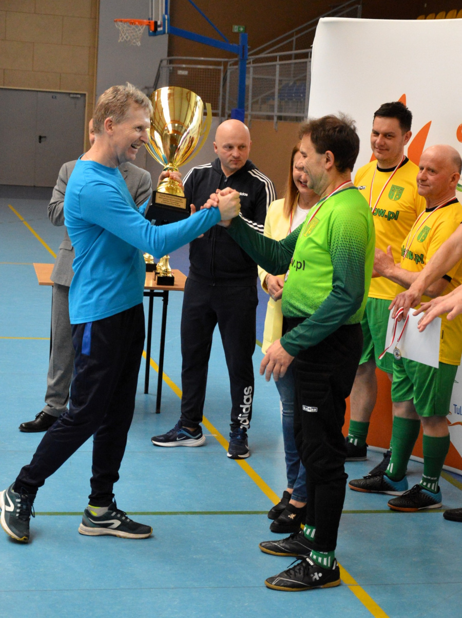 Gmina Malanów najlepsza w futsalowym turnieju samorządowców powiatu tureckiego