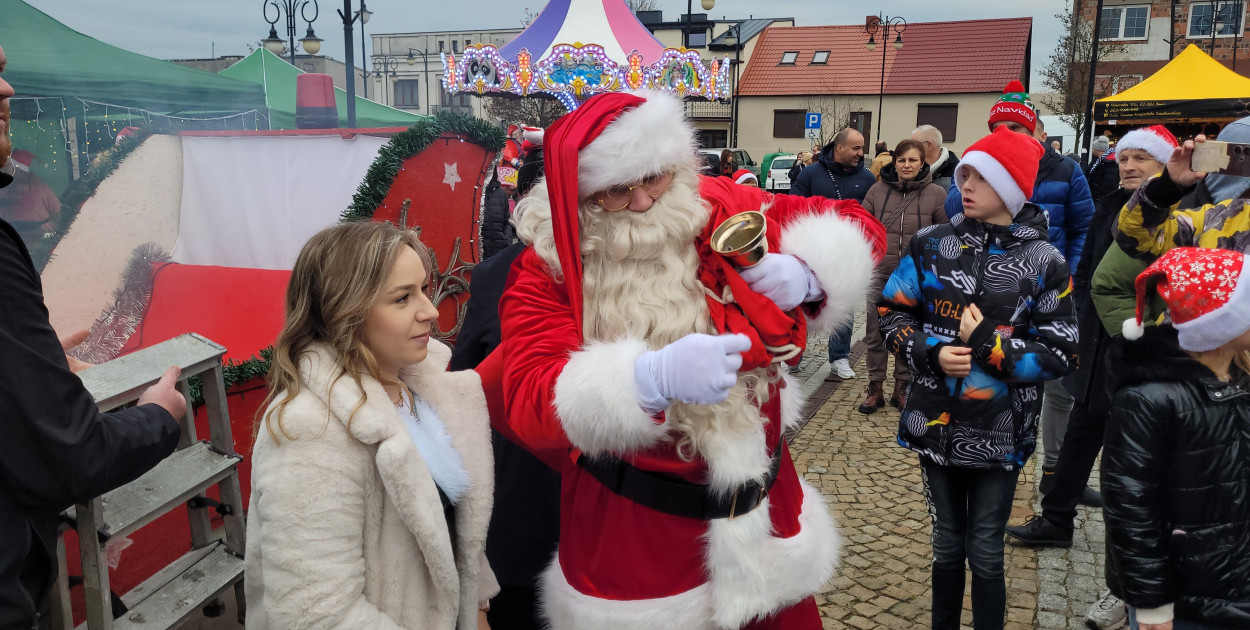 Świątecznie na rynku w Ślesinie
